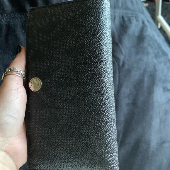 Michael Kors wallet - Picture 1 of 5